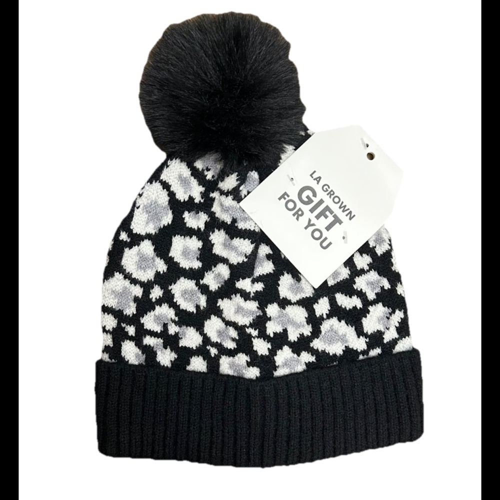 LA Grown Knit Pom-Pom Beanie Hat Animal‎ Print White Black One Size (0336)